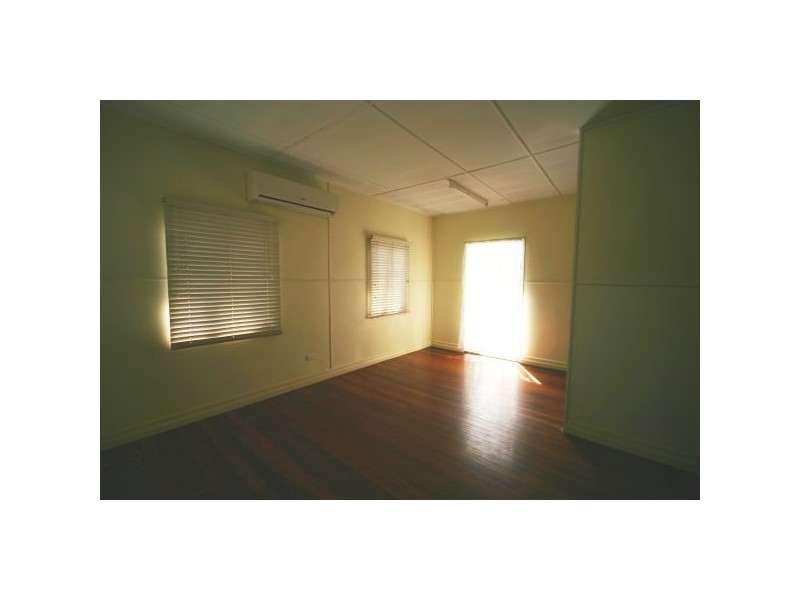 271 Kitchener Road, Stafford Heights QLD 4053