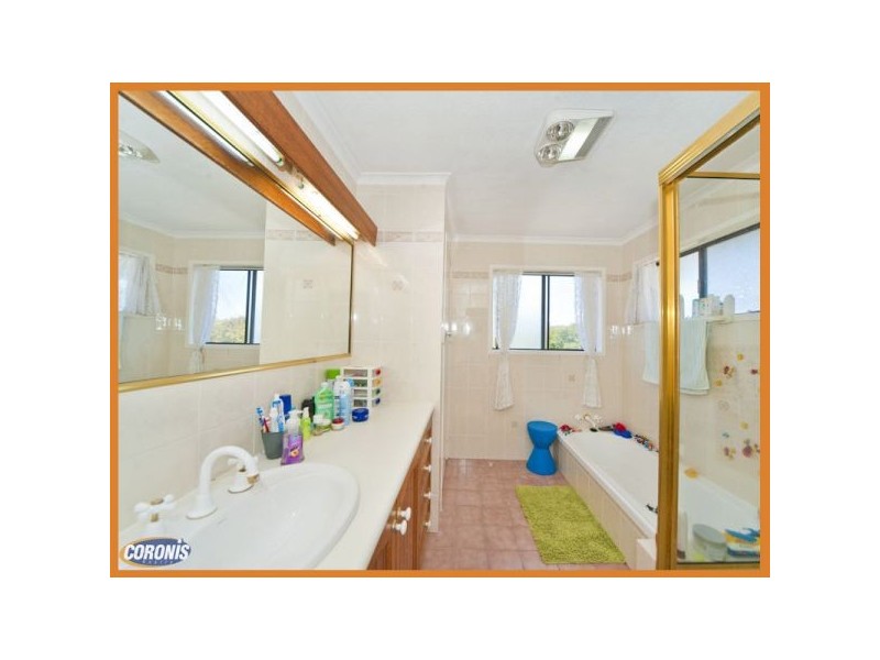 10 Coles Street, Arana Hills QLD 4054