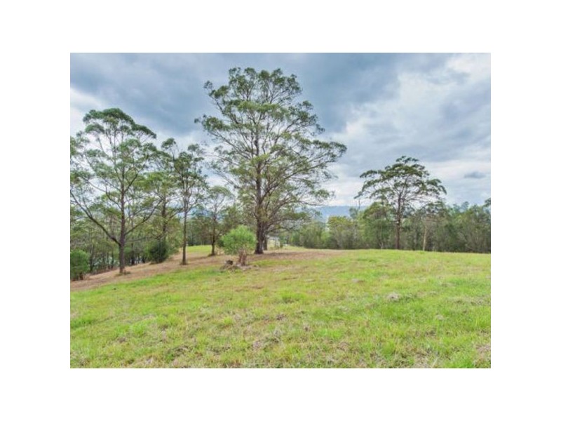 30 Holyrood Road, Maudsland QLD 4210