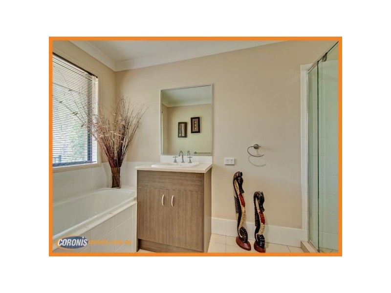 6 Conlan Court, Oxenford QLD 4210