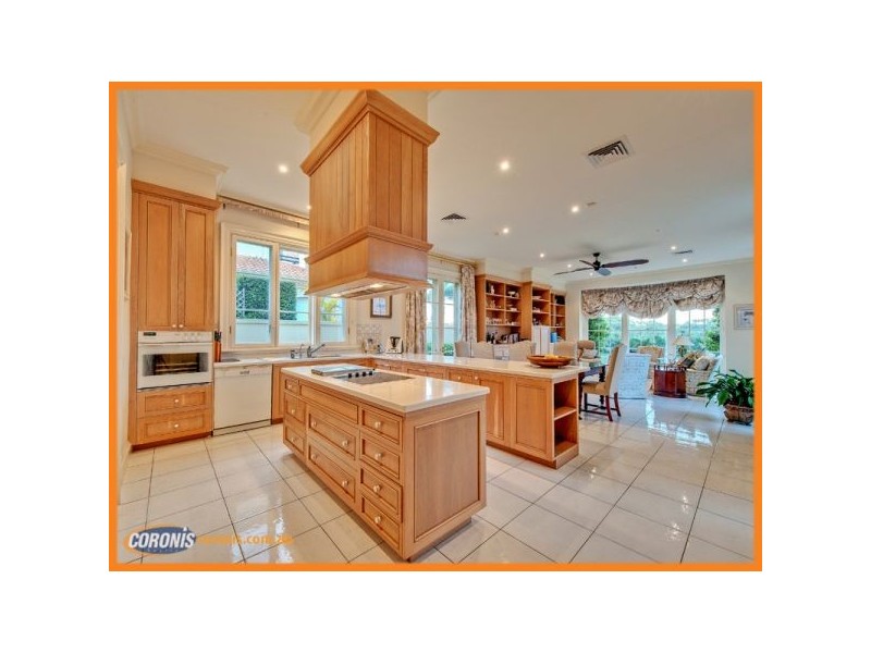 1117 Beechwood Drive, Hope Island QLD 4212