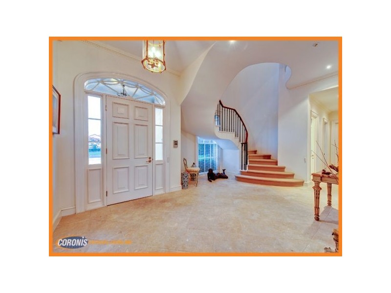 1117 Beechwood Drive, Hope Island QLD 4212