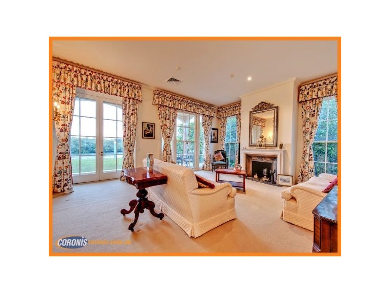 1117 Beechwood Drive, Hope Island QLD 4212