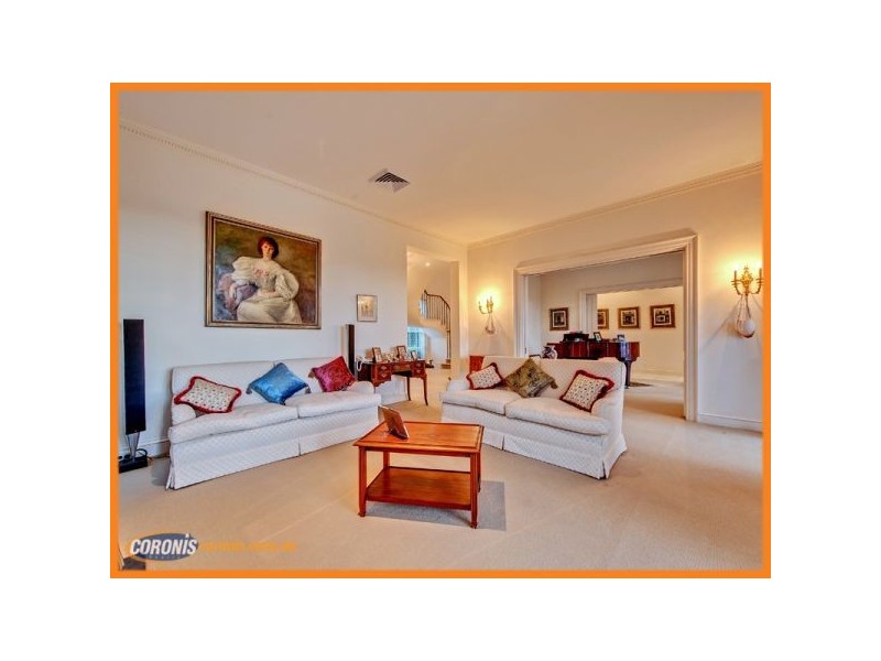 1117 Beechwood Drive, Hope Island QLD 4212