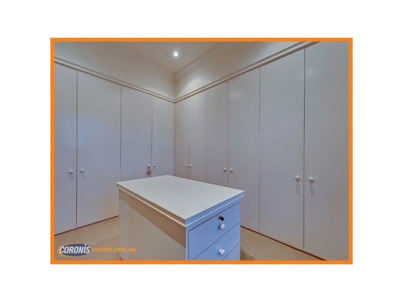 1117 Beechwood Drive, Hope Island QLD 4212