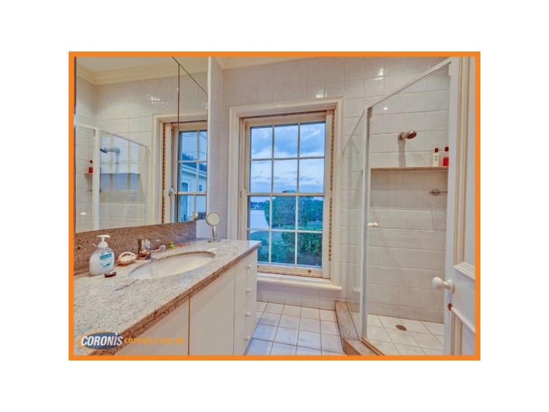 1117 Beechwood Drive, Hope Island QLD 4212