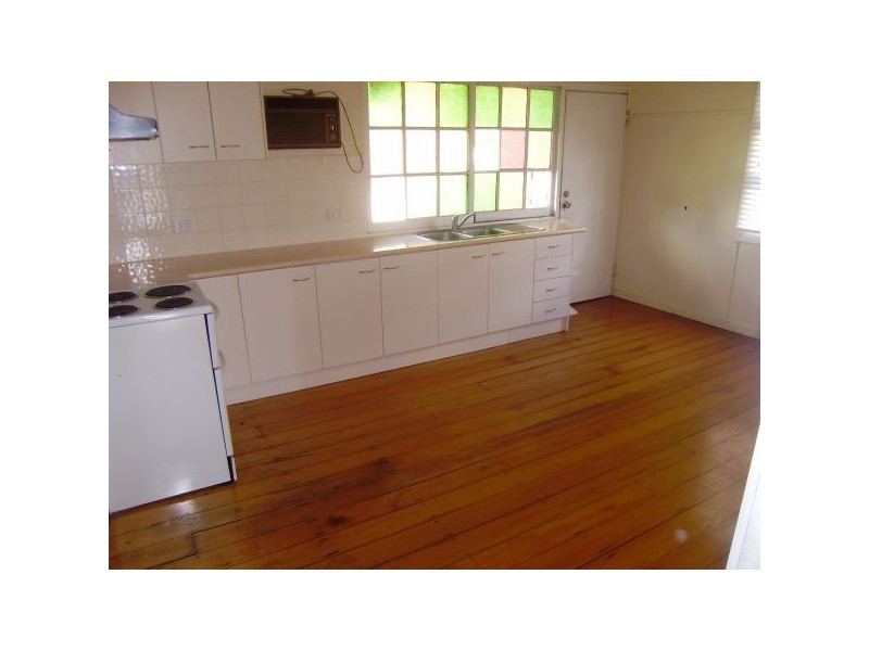 154a Southstation Road, Silkstone QLD 4304