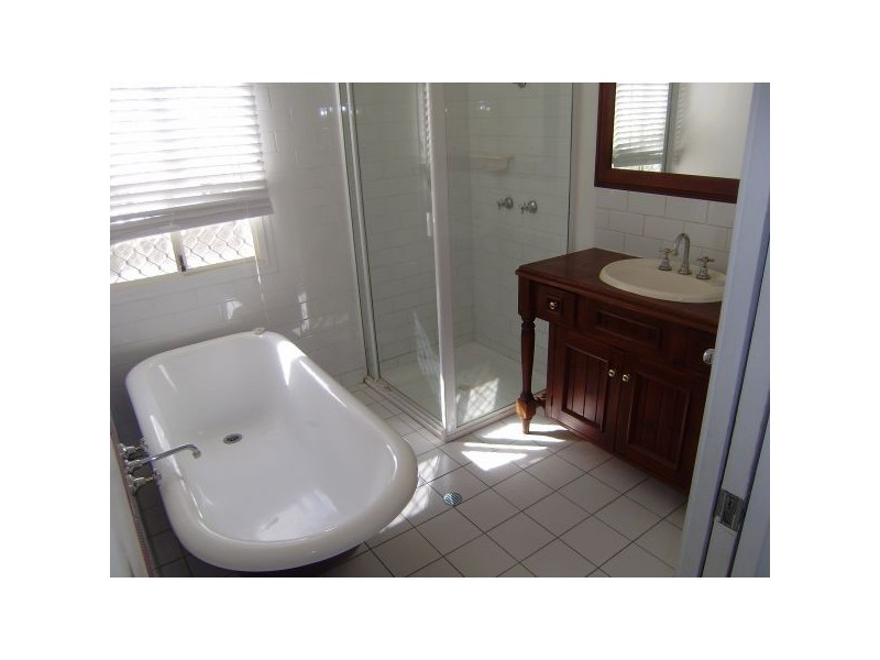 154a Southstation Road, Silkstone QLD 4304