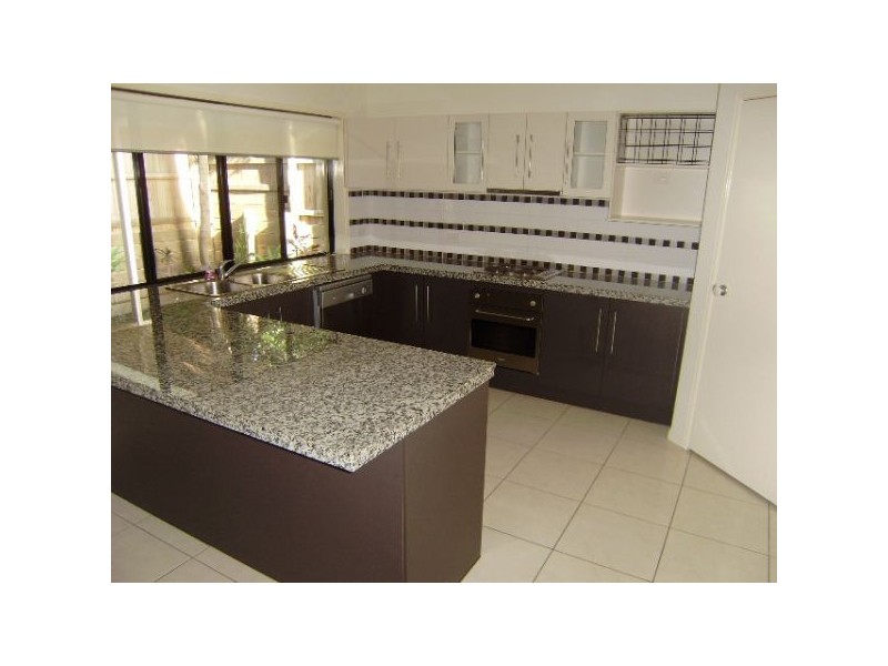 10 Ash Avenue, Springfield Lakes QLD 4300