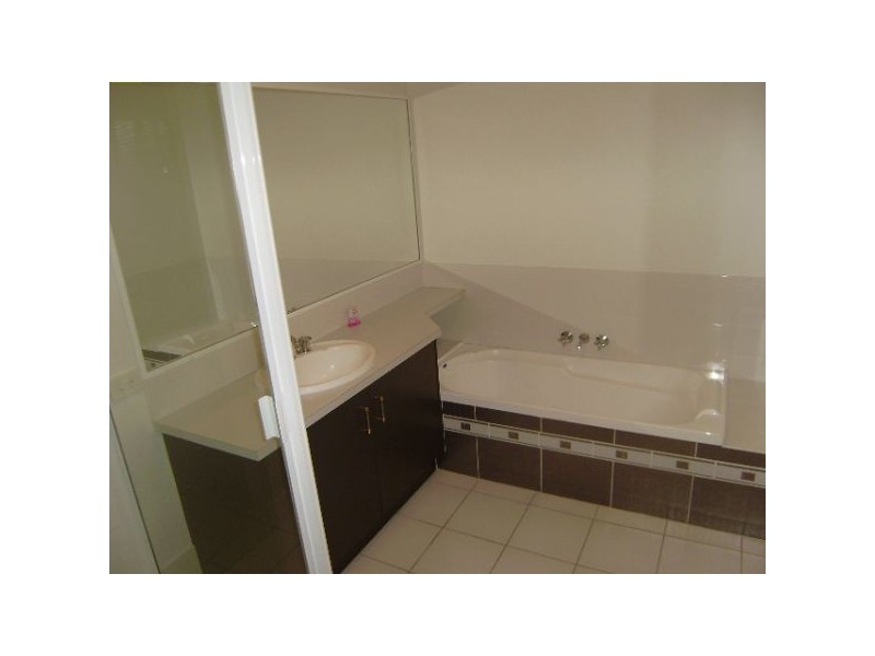 10 Ash Avenue, Springfield Lakes QLD 4300