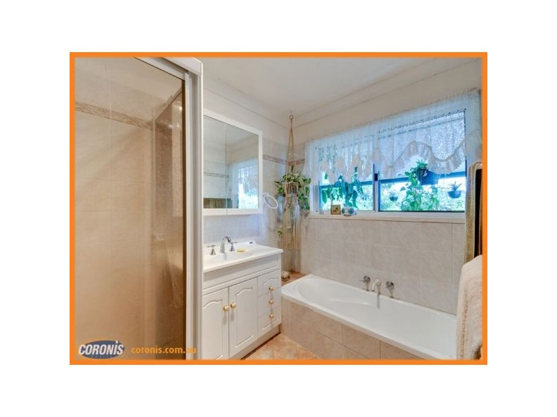 6 Irruka Crescent, Ferny Hills QLD 4055