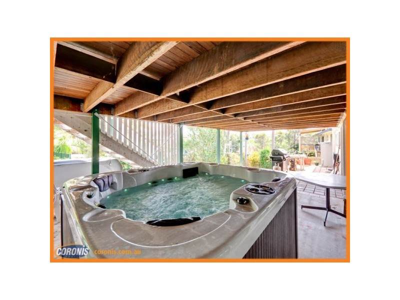 6 Irruka Crescent, Ferny Hills QLD 4055