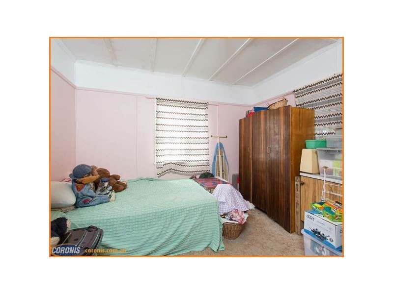 18 Lalroy Street, Beachmere QLD 4510