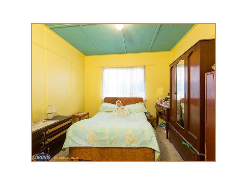 18 Lalroy Street, Beachmere QLD 4510