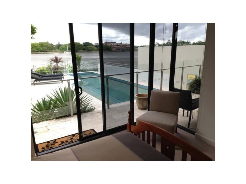 8/90 Wynnum Road, Norman Park QLD 4170