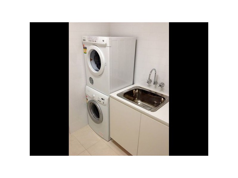 8/90 Wynnum Road, Norman Park QLD 4170