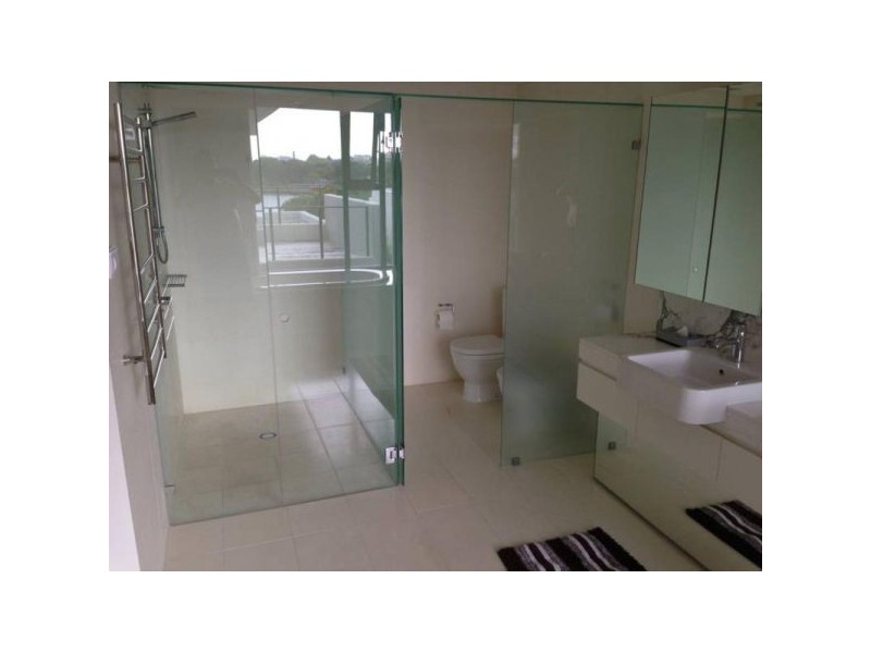 8/90 Wynnum Road, Norman Park QLD 4170