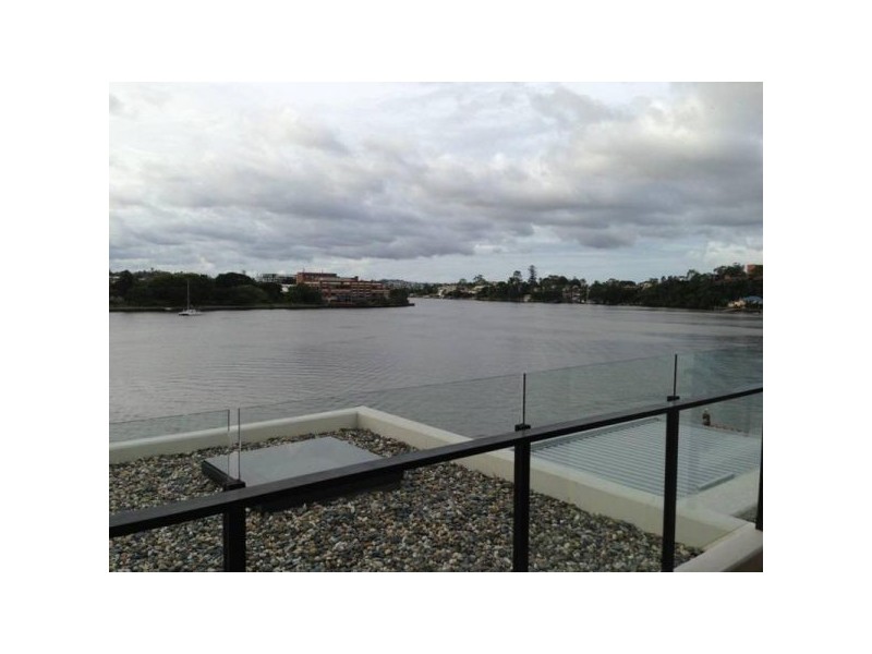 8/90 Wynnum Road, Norman Park QLD 4170