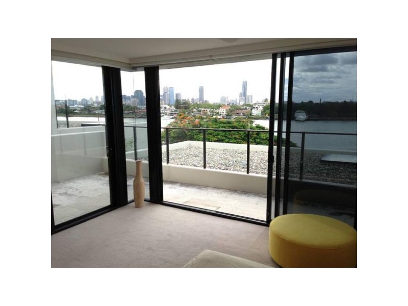 8/90 Wynnum Road, Norman Park QLD 4170