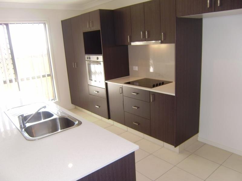 15 Pimento Place, Springfield Lakes QLD 4300