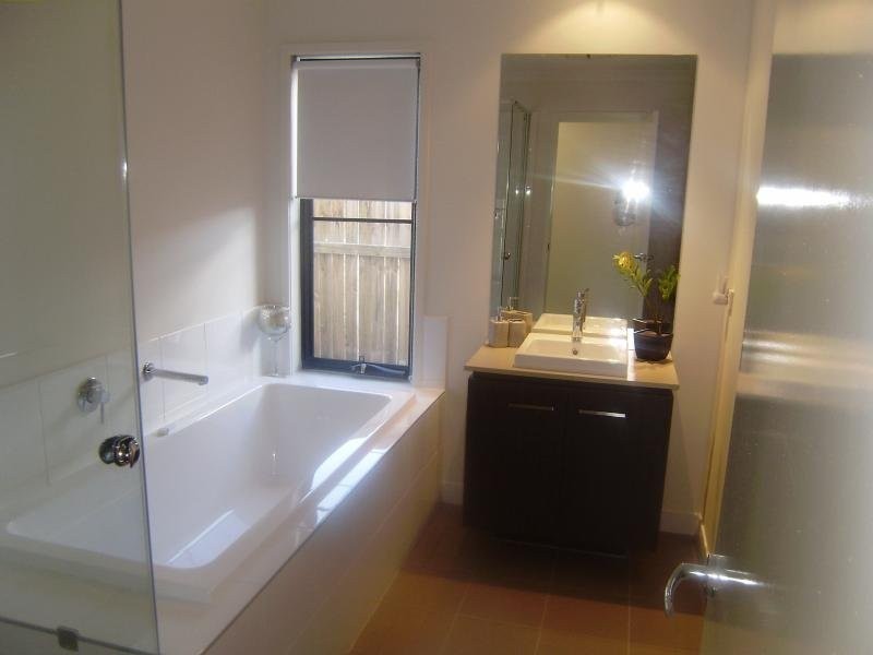 1 Kondalila Crescent, Springfield Lakes QLD 4300