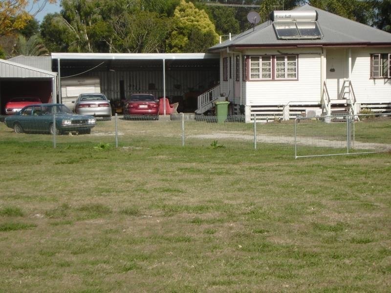 14 Stocks  Lane, Walloon QLD 4306
