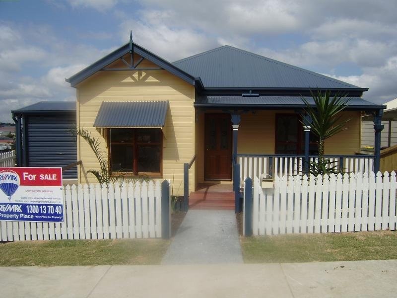 4 O’reilly Cres, Springfield Lakes QLD 4300