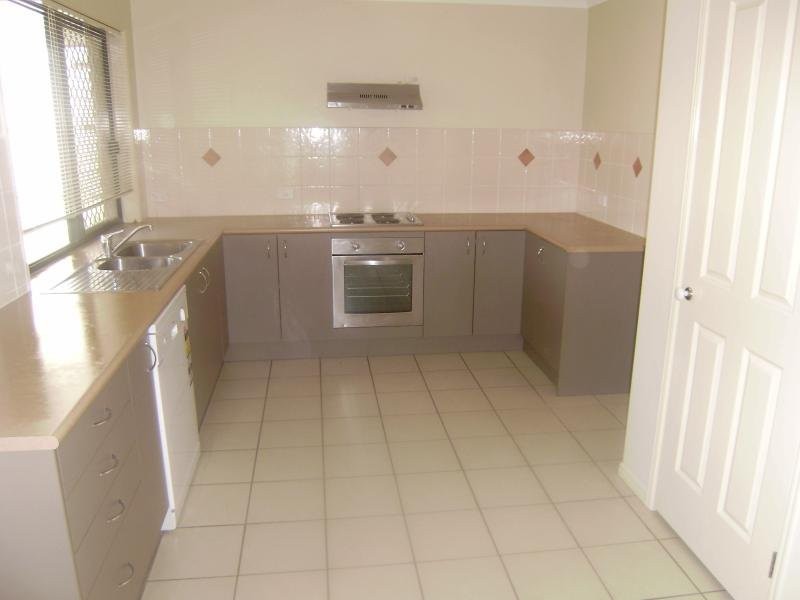 1 Birdwing Ct, Springfield Lakes QLD 4300