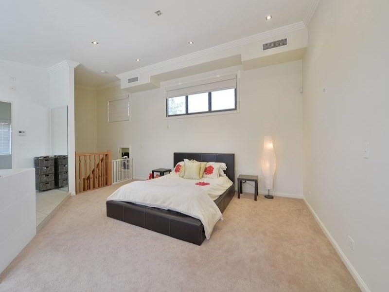 8 Eugene St, Bellbird Park QLD 4300