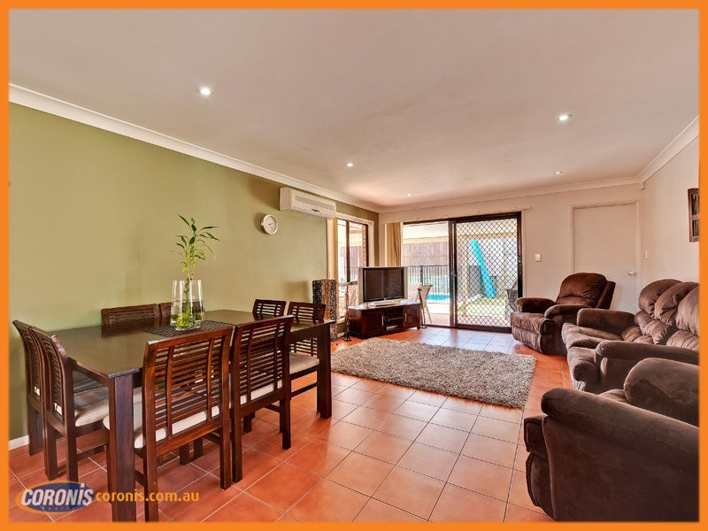 4 Emma Place, Springfield Lakes QLD 4300
