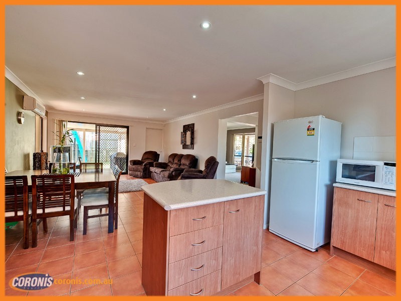 4 Emma Place, Springfield Lakes QLD 4300