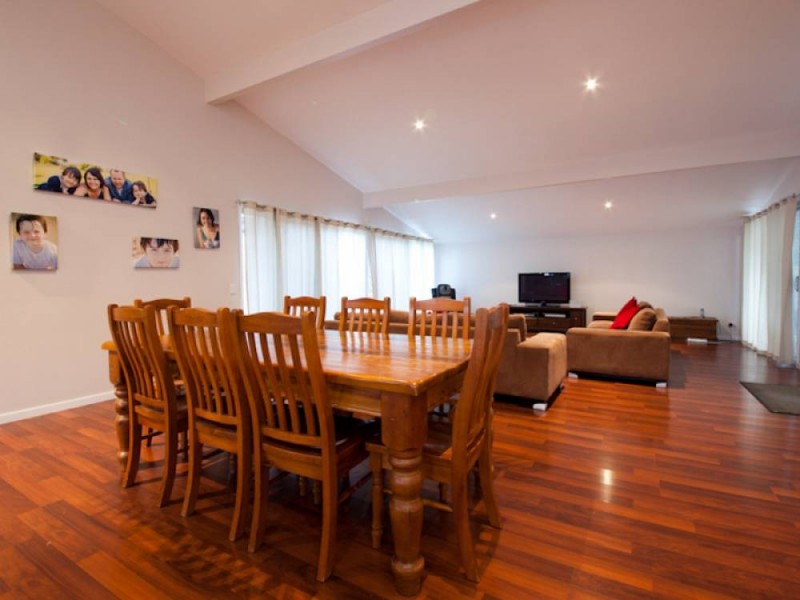 3 Macarthur Court, Mount Ommaney QLD 4074