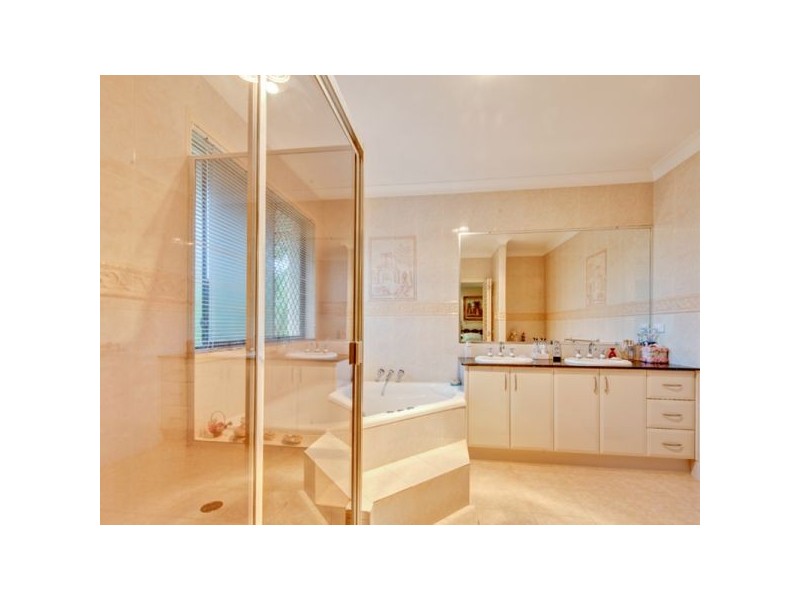 45 White Cedar Circuit, Stretton QLD 4116