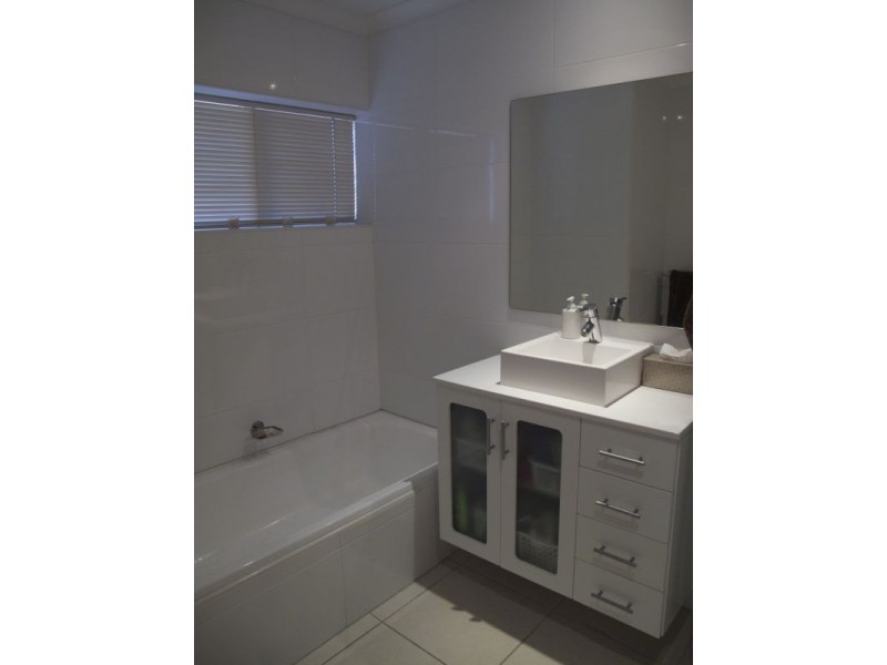 9/105 Christian Street, Clayfield QLD 4011