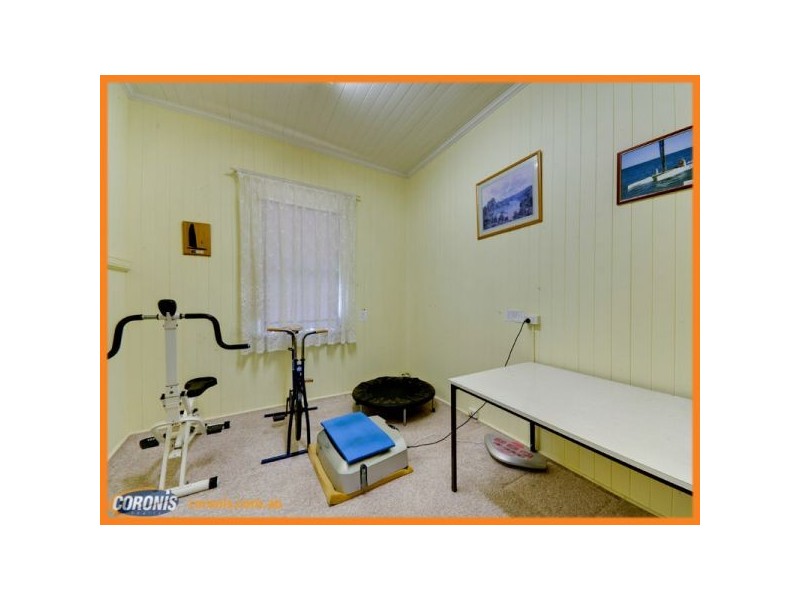 20 Young Street, Petrie QLD 4502