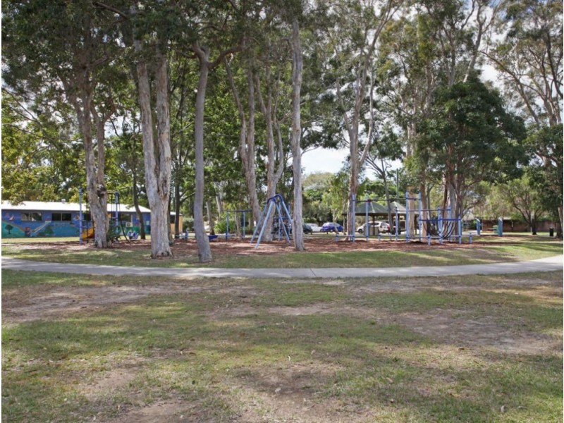 52 Maryborough Terrace, Scarborough QLD 4020