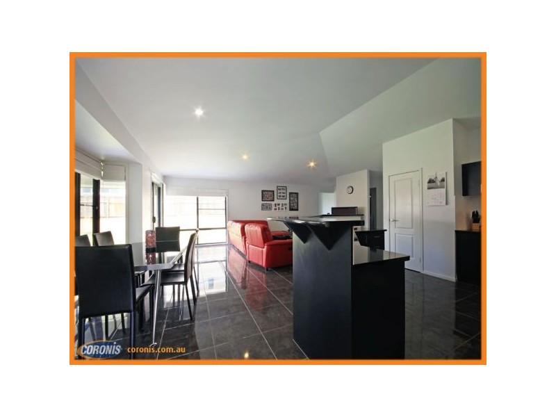 6 Caspian Parade, Warner QLD 4500