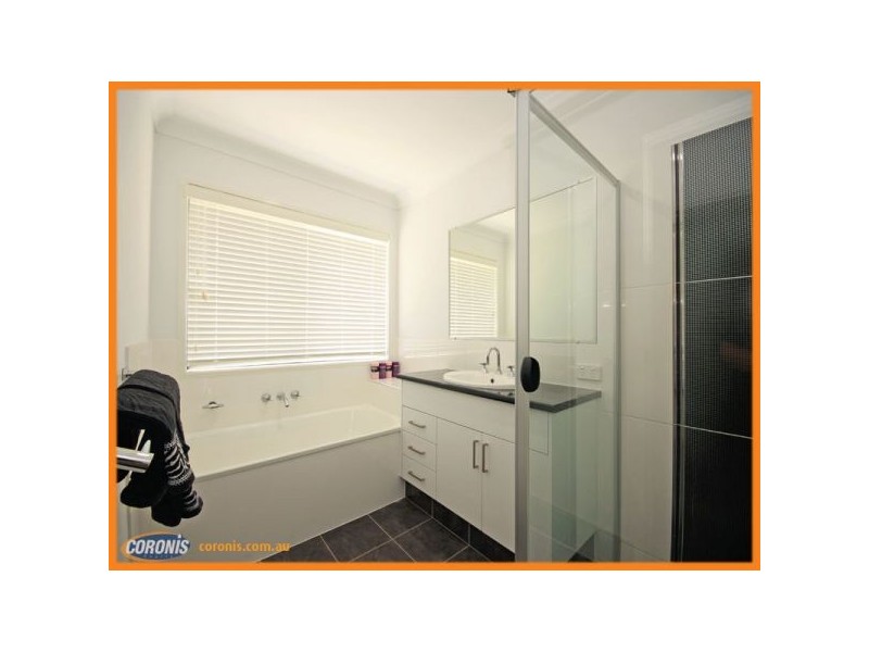 6 Caspian Parade, Warner QLD 4500