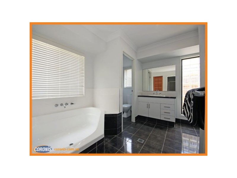 6 Caspian Parade, Warner QLD 4500