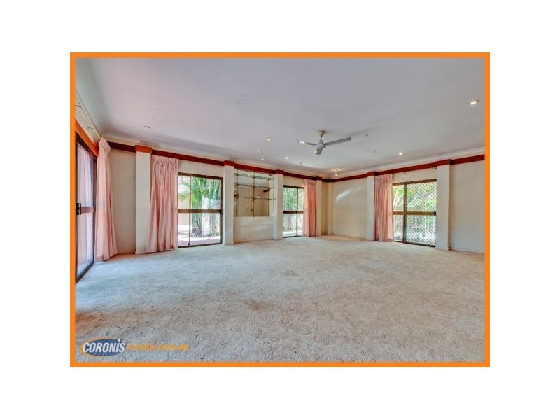 13 Innisfail Road, Highland Park QLD 4211