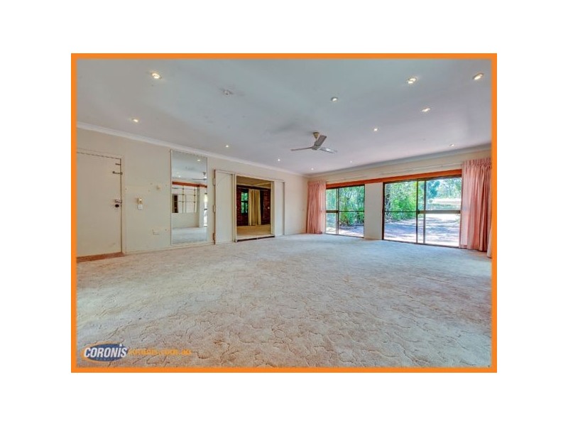 13 Innisfail Road, Highland Park QLD 4211