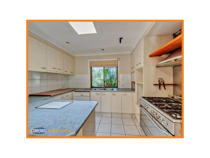 13 Innisfail Road, Highland Park QLD 4211