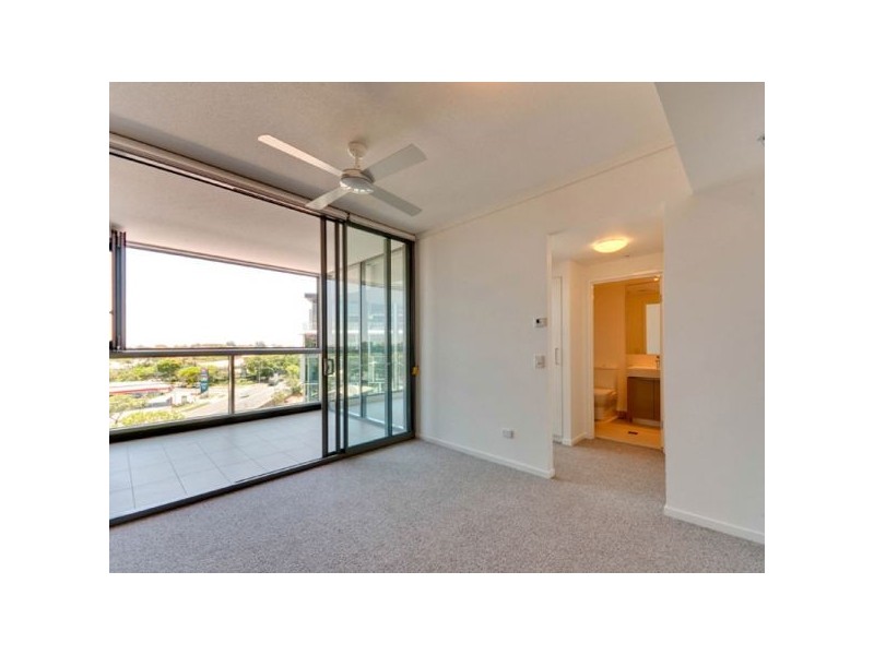 30503/2 Harbour Road, Hamilton QLD 4007
