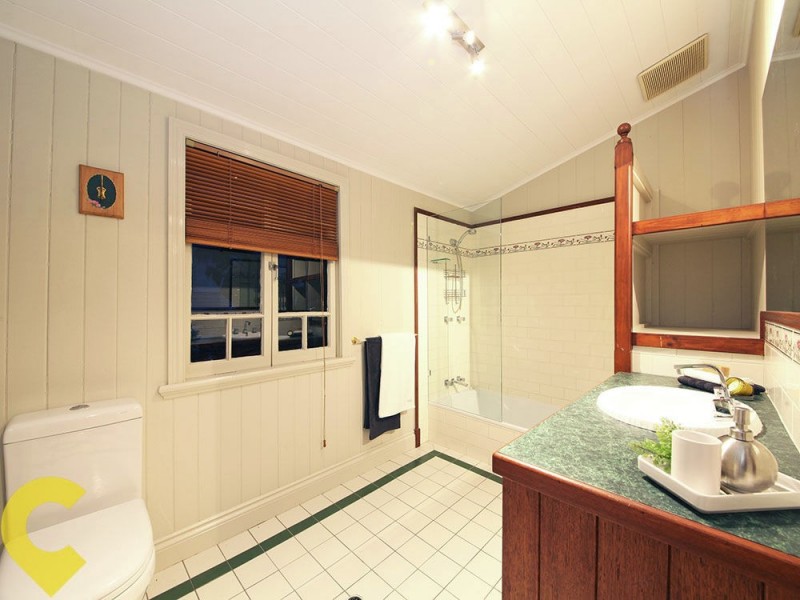 74 Felix Street, Wooloowin QLD 4030