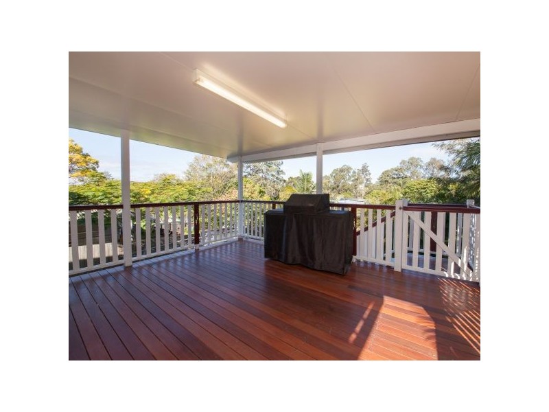 53 Yanderra Avenue, Arana Hills QLD 4054