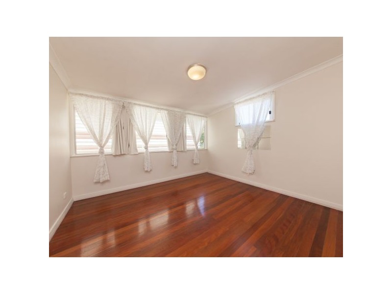 53 Yanderra Avenue, Arana Hills QLD 4054