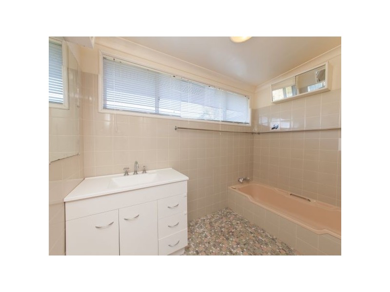 53 Yanderra Avenue, Arana Hills QLD 4054