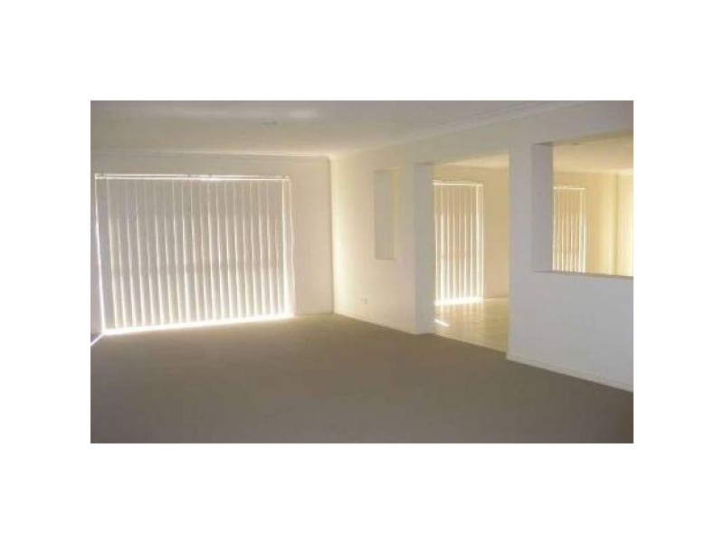 8 Dear Place, Bellmere QLD 4510