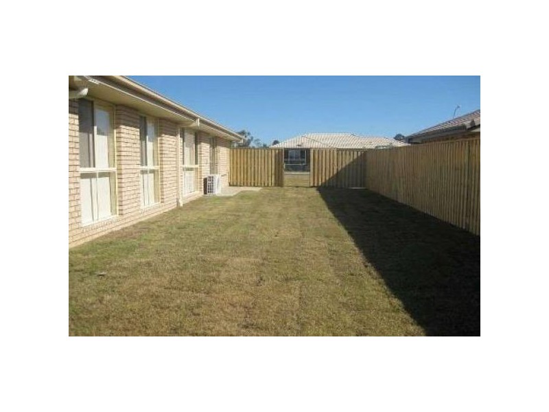 8 Dear Place, Bellmere QLD 4510