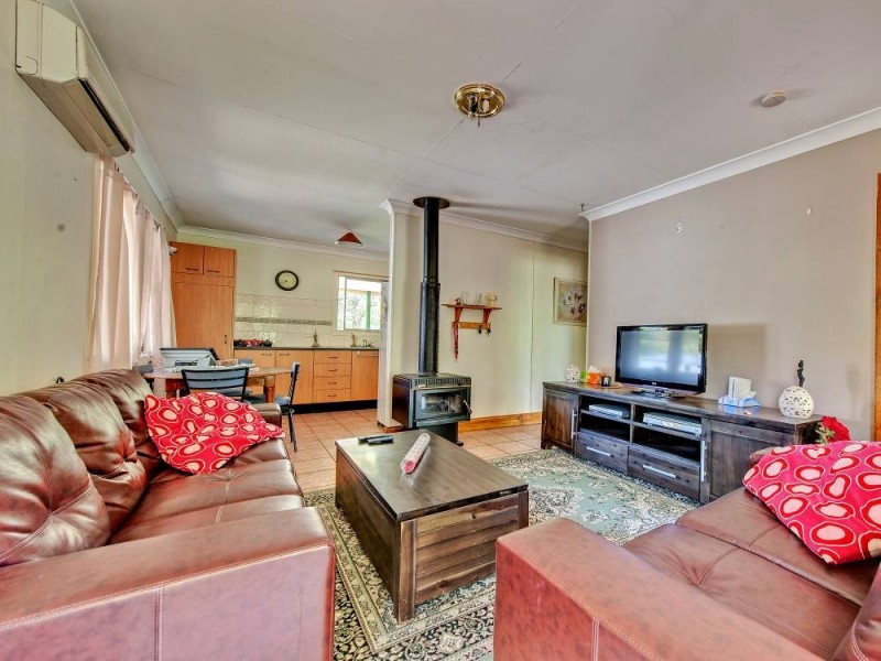 22 Jones Road, Bellbird Park QLD 4300